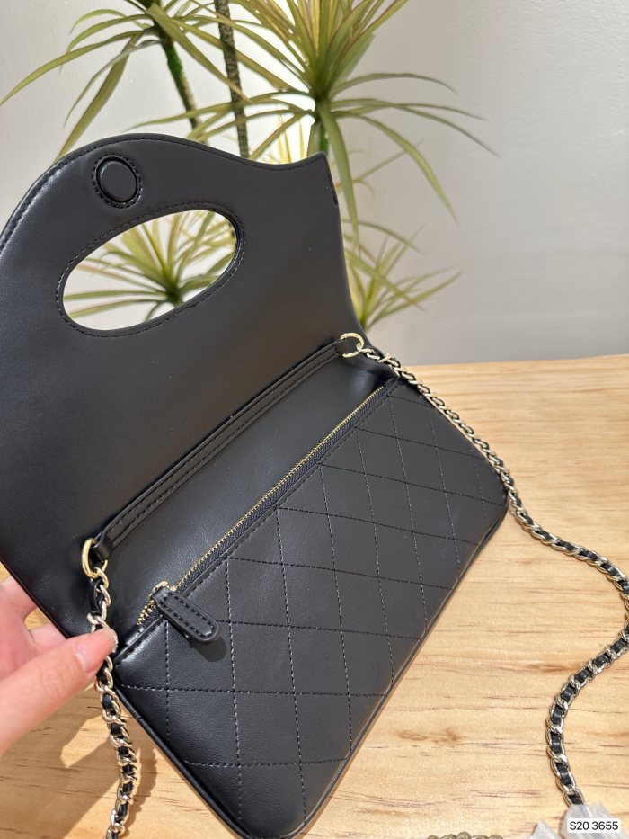 超奇跡の入荷☆ シャネルCHANEL 激安通販 折り畳みチェーンバッグ