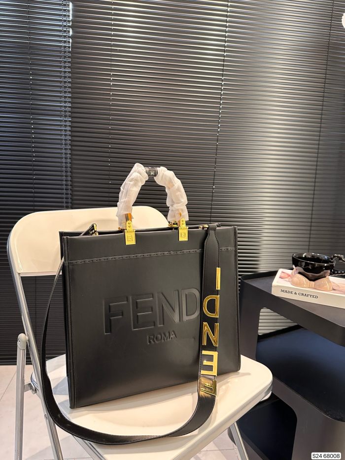 使い勝手良し フェンディ コピーおすすめ ショルダーバック
