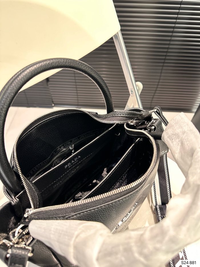 稀少 プラダ コピーおすすめ PRADA ハンドバッグ