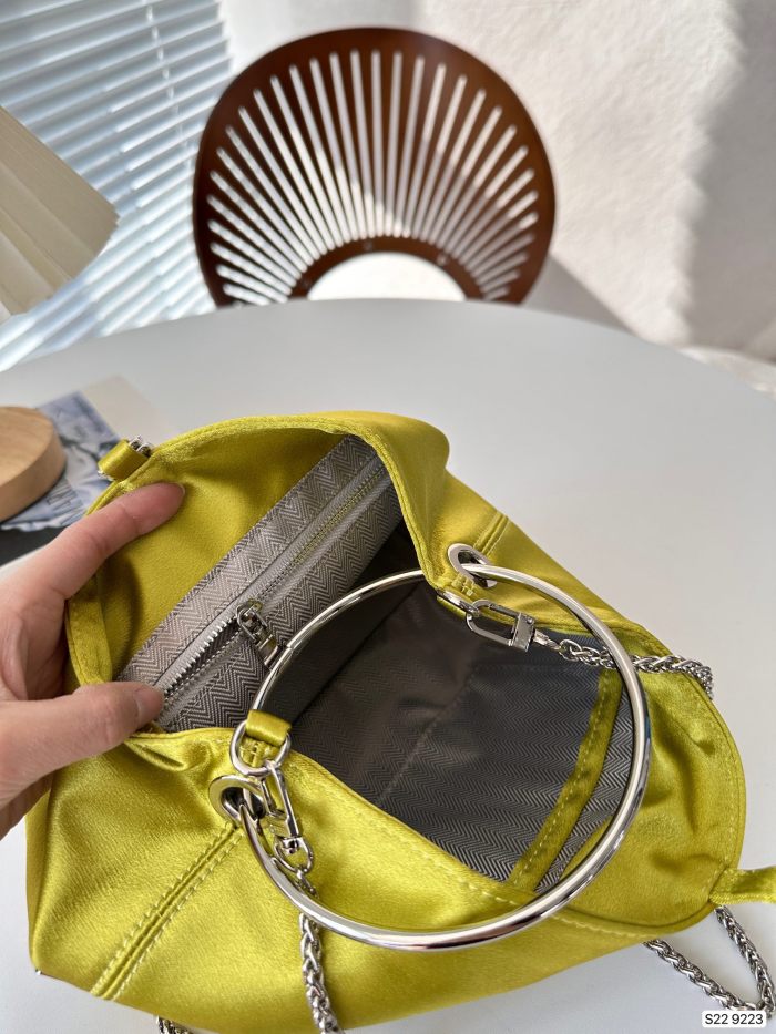 超奇跡の入荷☆ プラダ ーパーコピー PRADA ショルダーバック