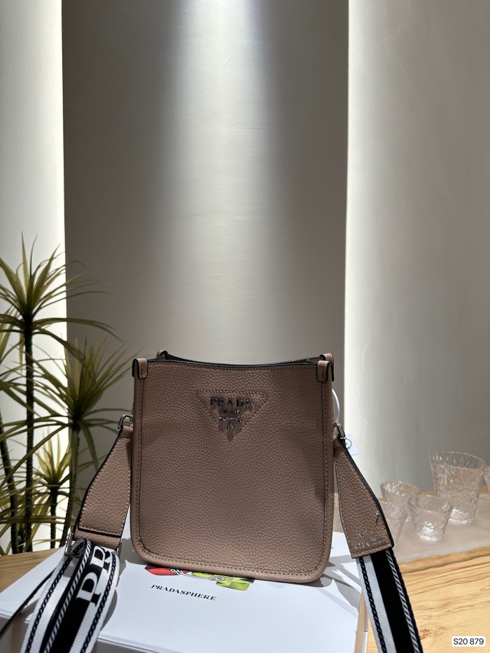 大人気 プラダ n級品 PRADA ナイロンウエストバッグ胸バッグ