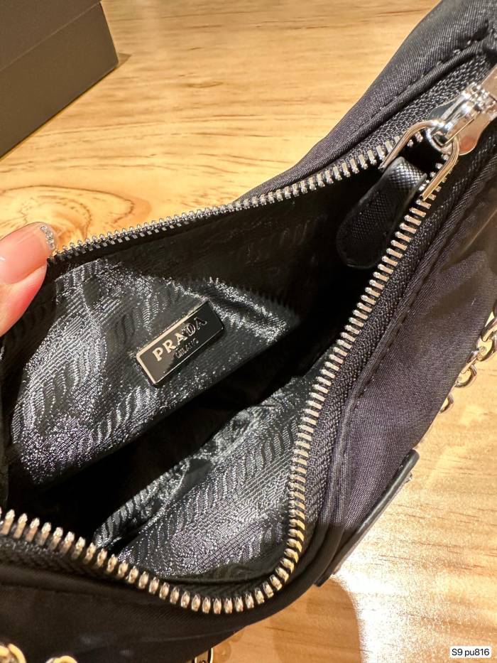 超奇跡の入荷☆ プラダ n級品 PRADA 洋風アイテム プラダ脇下バッグ