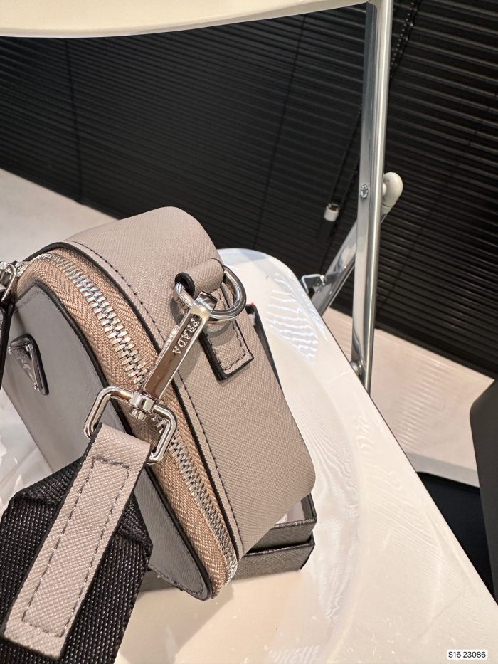 【限定】プラダ コピーおすすめ PRADA カメラバッグ