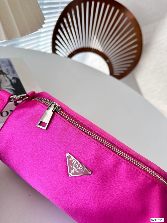 新作 プラダ コピー PRADA ショルダーバック