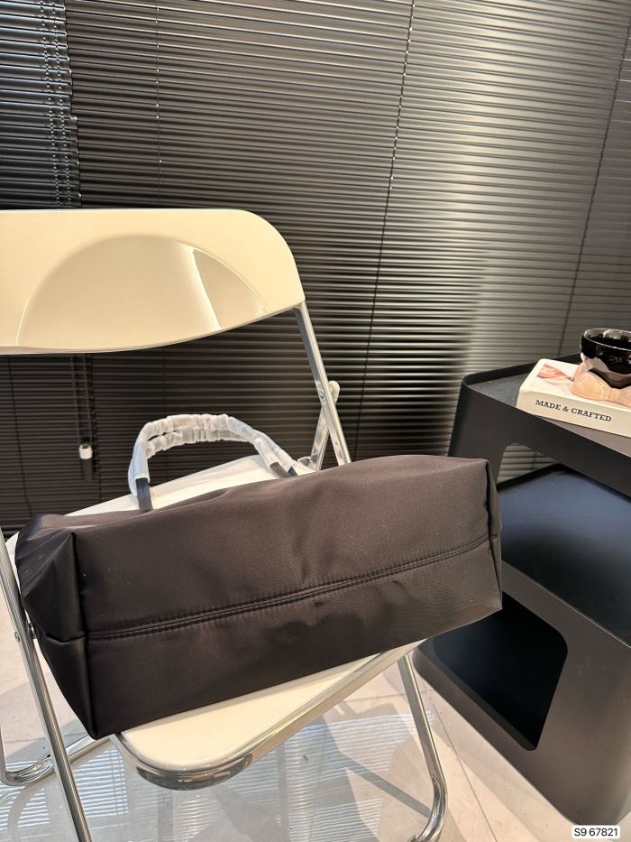 日本未入荷 プラダ 激安通販 PRADA ハンドバッグ
