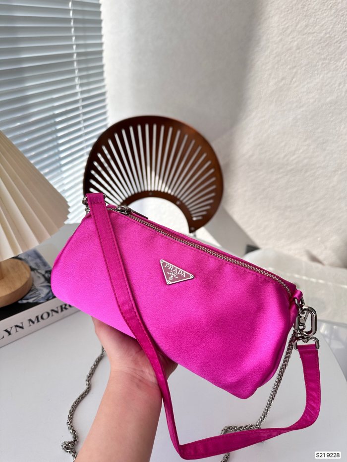 新作 プラダ コピー PRADA ショルダーバック