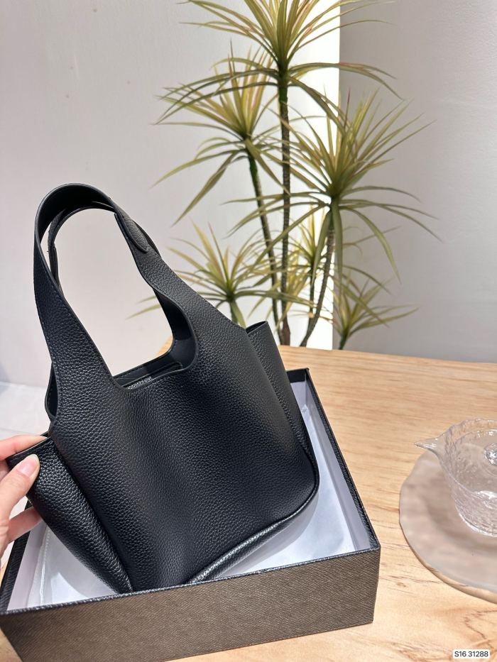超話題! プラダ コピー PRADA 野菜バスケットバッグ