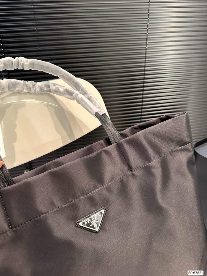 日本未入荷 プラダ 激安通販 PRADA ハンドバッグ