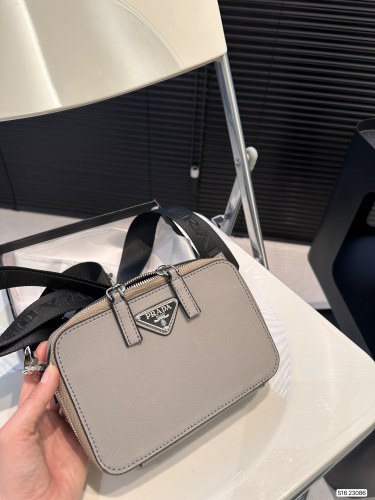 【限定】プラダ コピーおすすめ PRADA カメラバッグ