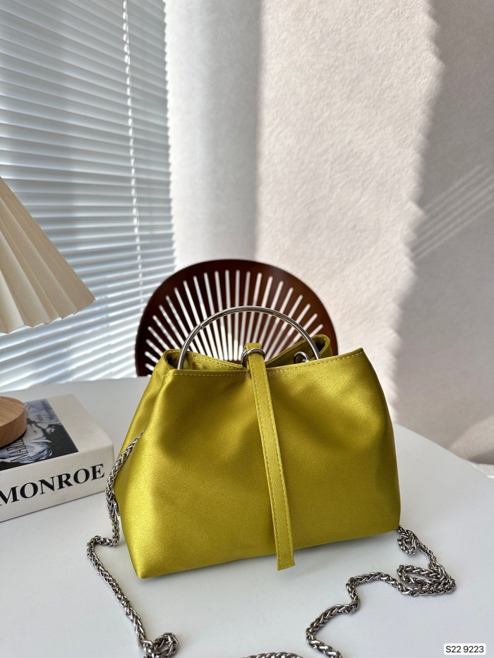 超奇跡の入荷☆ プラダ ーパーコピー PRADA ショルダーバック