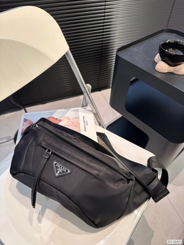 ★超人気 プラダ スーパーコピー PRADA ナイロンウエストバッグ胸バッグ
