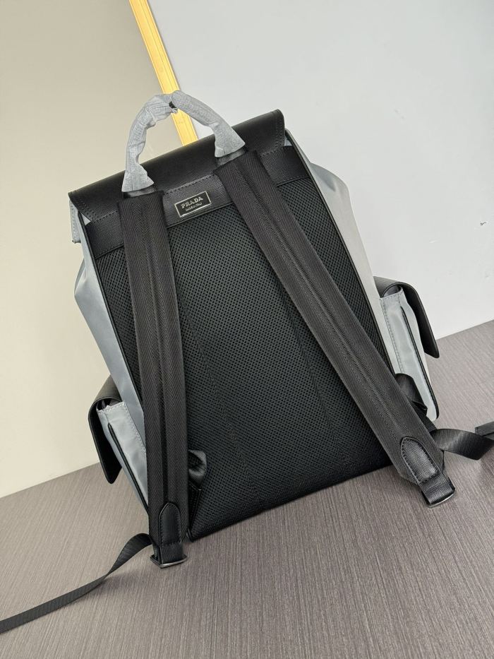 新作 プラダ 激安通販 PRADA 2024最新デザインのプラダナイロン布と輸入子牛革リュック