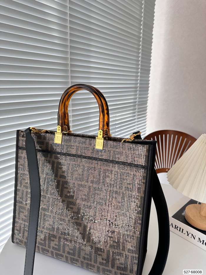 【話題商品！】フェンディ スーパーコピー スパンコールトートバッグ