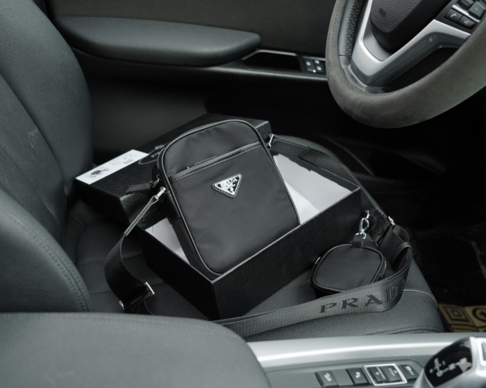 ★超人気 プラダ スーパーコピー PRADA 斜め掛けショルダーバッグ