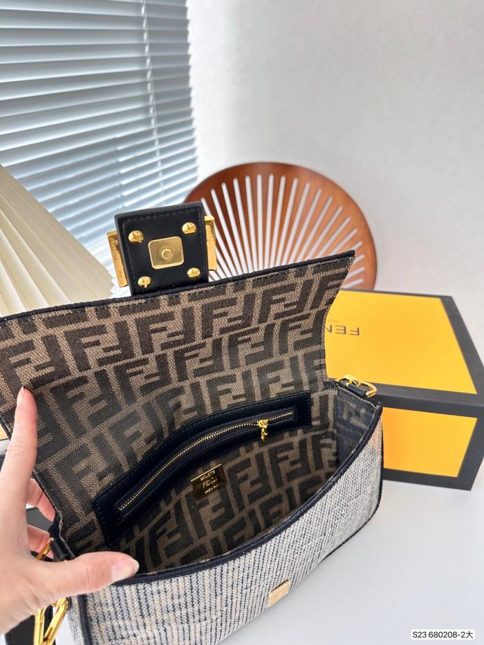 日本未入荷 フェンディ コピー の新しいスパンコールシリーズバゲット