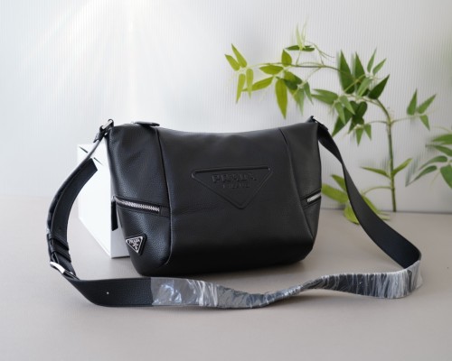 入手困難 プラダ コピーおすすめ PRADA 斜め掛けショルダーバッグ