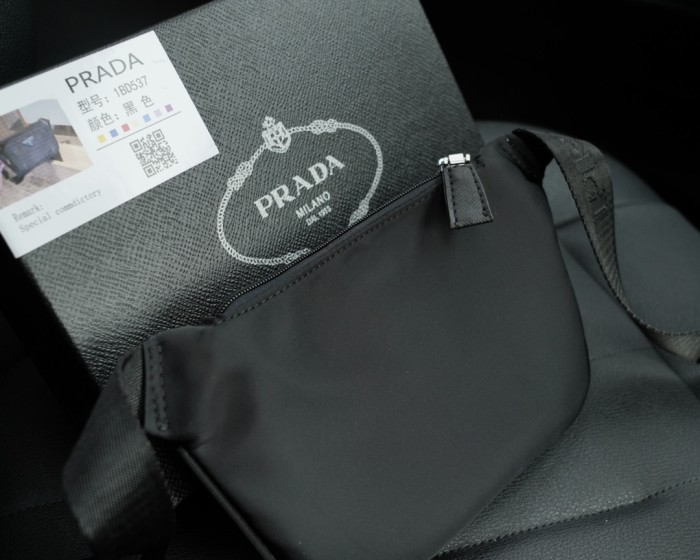 日本未入荷 プラダ コピーおすすめ PRADA ウエストバッグ