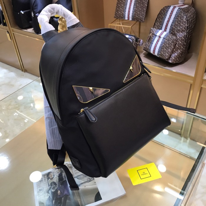 【限定】フェンディ コピー コーナーは最新型のリュック