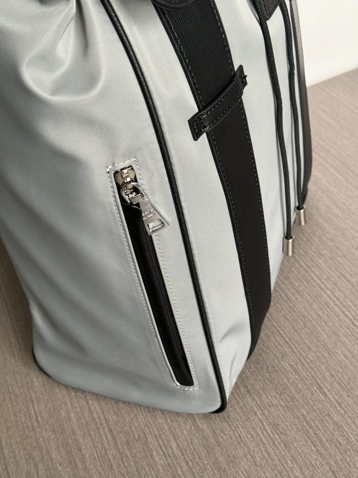 【限定】 プラダ n級品 PRADA デザインのナイロン布と輸入子牛革リュック