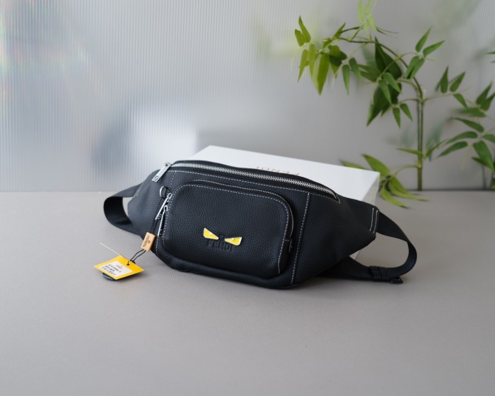 日本未入荷 フェンディ n級品 ウエストバッグ