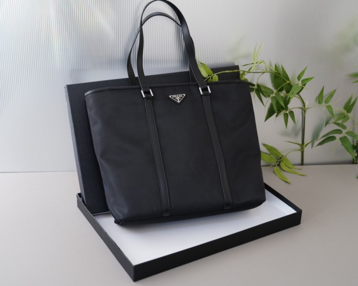 累積売上総額第１位！プラダ 激安偽物 PRADA 手提げリュックサック