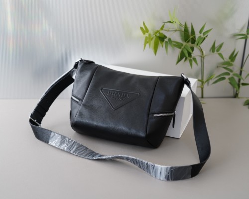 入手困難 プラダ コピーおすすめ PRADA 斜め掛けショルダーバッグ
