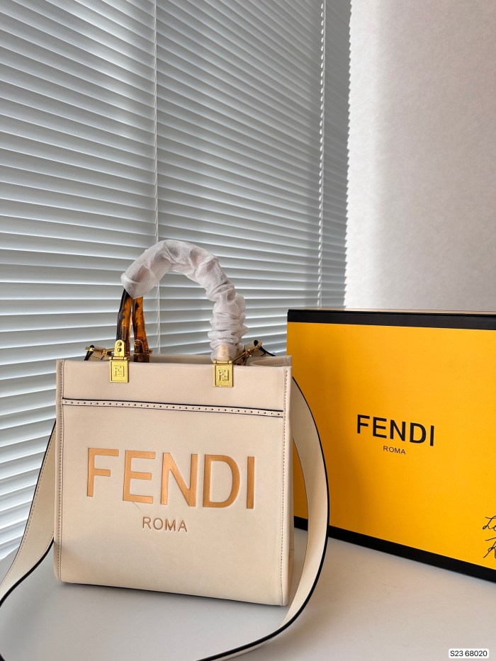 追跡付 フェンディ n級品 トットバッグ