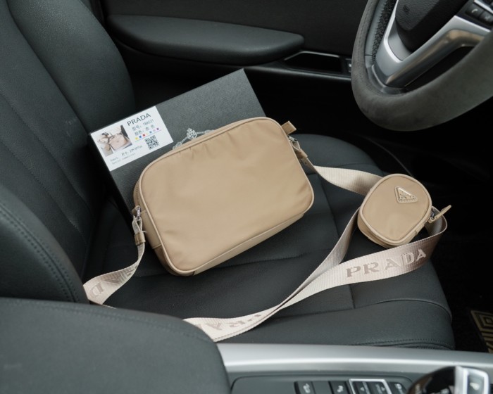 大人気 プラダ n級品 PRADA 斜め掛けショルダーバッグ