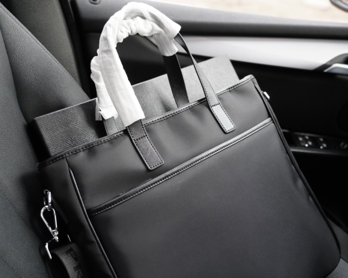 超奇跡の入荷☆ プラダ コピー PRADA 手提げクロスバッグ