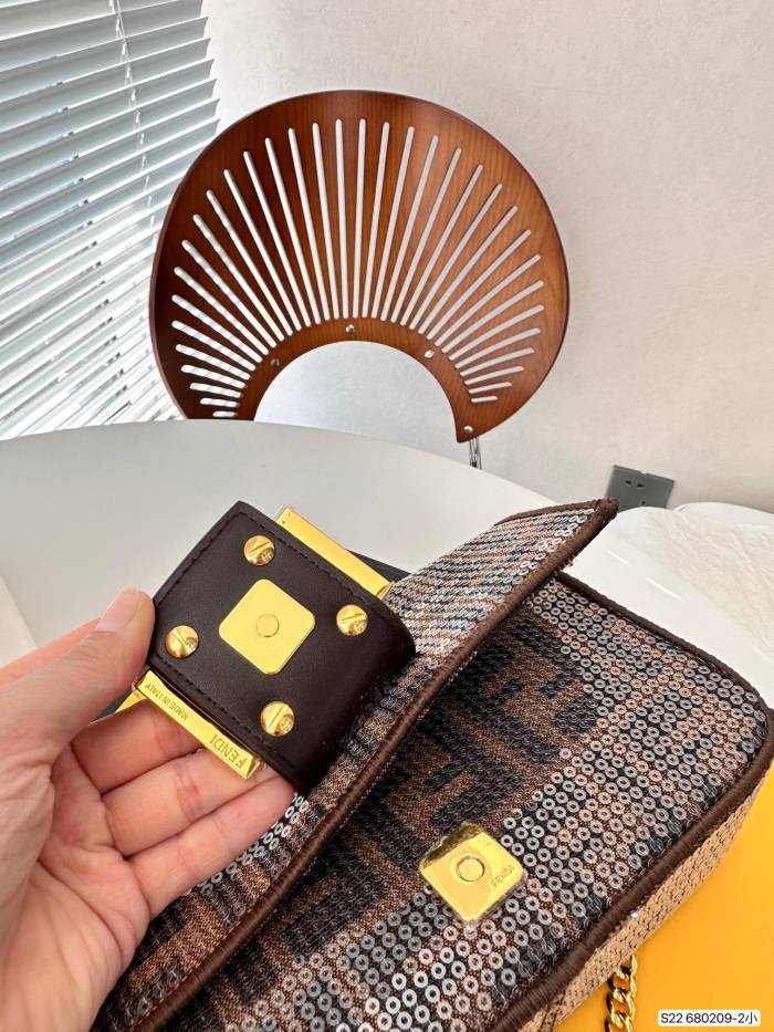 【限定】フェンディ激安通販 の新しいスパンコールシリーズバゲット