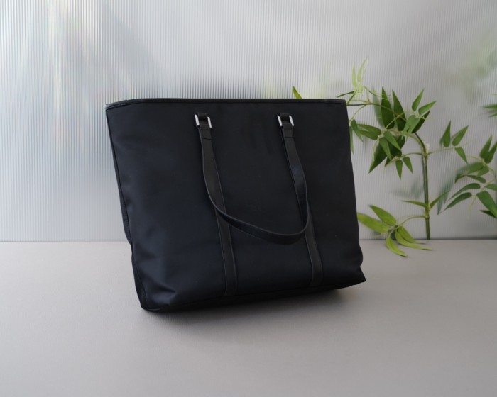 累積売上総額第１位！プラダ 激安偽物 PRADA 手提げリュックサック