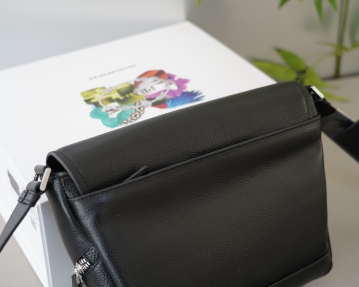 一目惚れ♪ プラダ 激安偽物 PRADA クロスショルダーバッグ