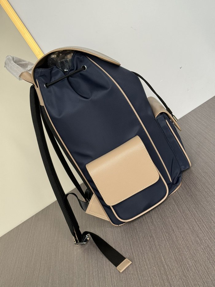 追跡付 プラダ 偽物通販 PRADA 2024最新デザインのプラダナイロン布と輸入子牛革リュック