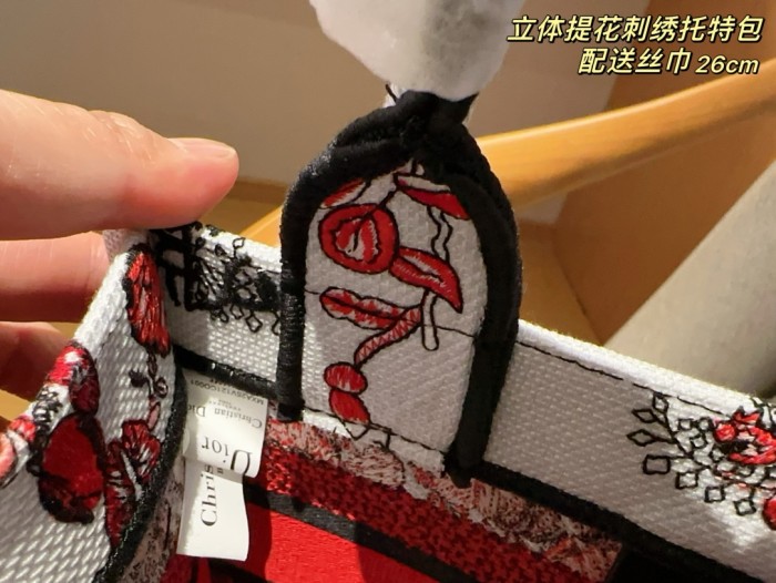 超奇跡の入荷☆ ディオール 激安偽物 高密刺繍トートバッグ