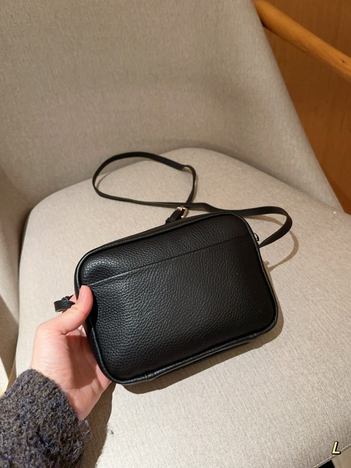 日本未入荷 バレンシアガ 偽物通販 Balenciaga クラシックカメラバッグ