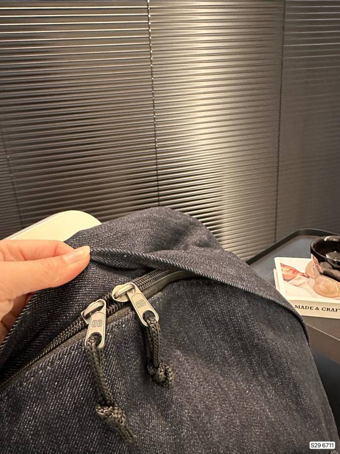 【限定】バレンシアガ コピーおすすめ Balenciaga のカウボーイリュックサック
