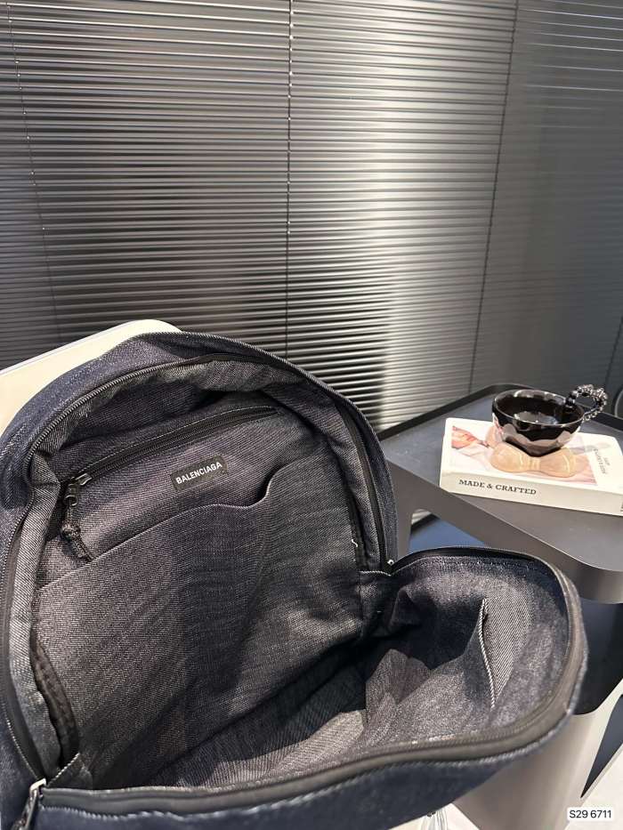 【限定】バレンシアガ コピーおすすめ Balenciaga のカウボーイリュックサック