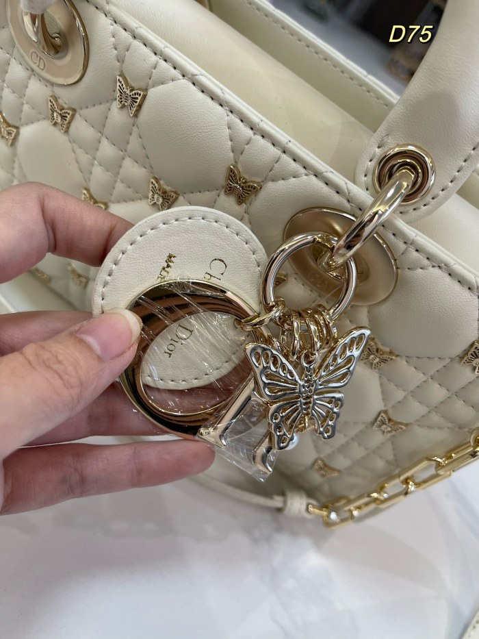 【話題商品！】ディオール コピー 蝶 リベット 横版戴妃バッグ
