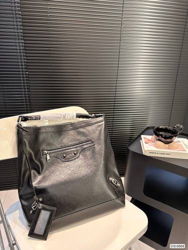 稀少 バレンシアガ 激安偽物 Balenciaga のバイクバッグ