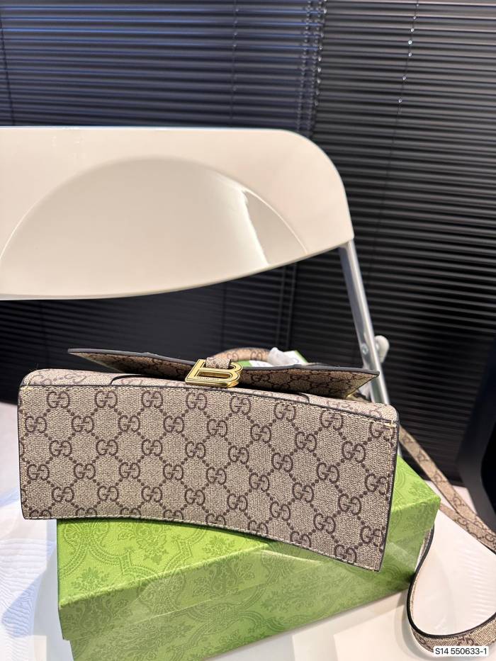 新作 GucciグッチxBalenciagaバレンシアガ コラボ限定の砂時計バッグ