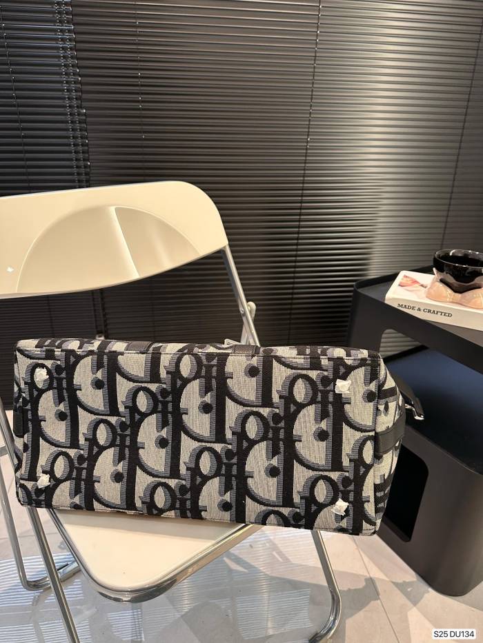 累積売上総額第１位！ディオール 偽物通販 Dior 旅行バッグ