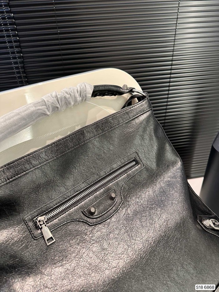 稀少 バレンシアガ 激安偽物 Balenciaga のバイクバッグ