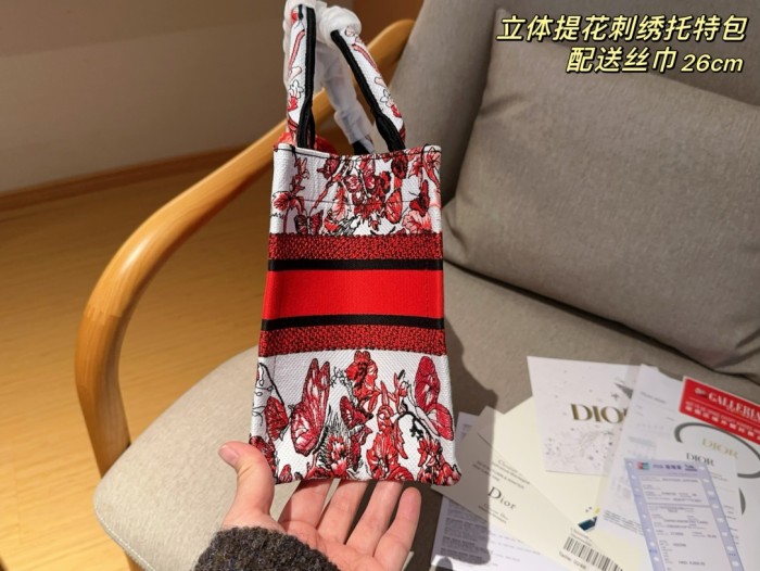 超奇跡の入荷☆ ディオール 激安偽物 高密刺繍トートバッグ