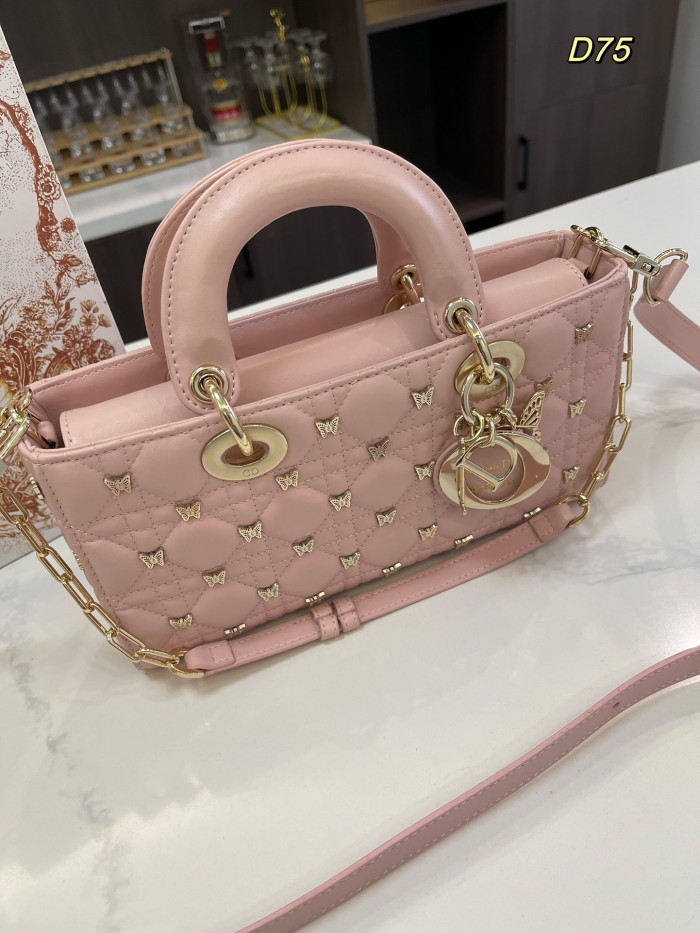 日本未入荷 ディオール 偽物通販 蝶 リベット 横版戴妃バッグ