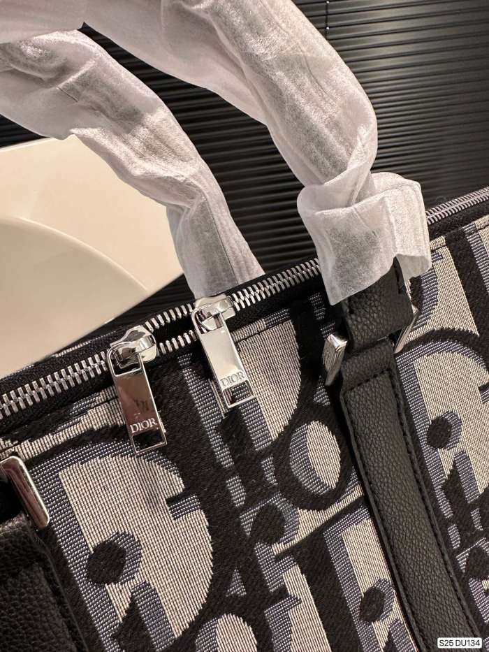 累積売上総額第１位！ディオール 偽物通販 Dior 旅行バッグ