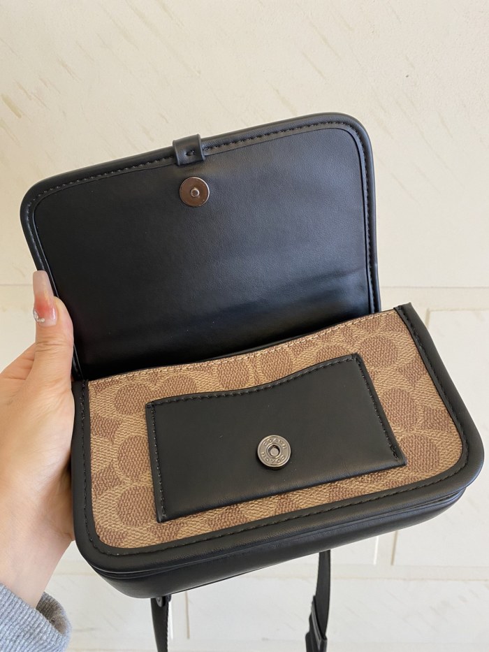 日本未入荷 コーチ n級品 新型男性バッグcharter携帯電話バッグ