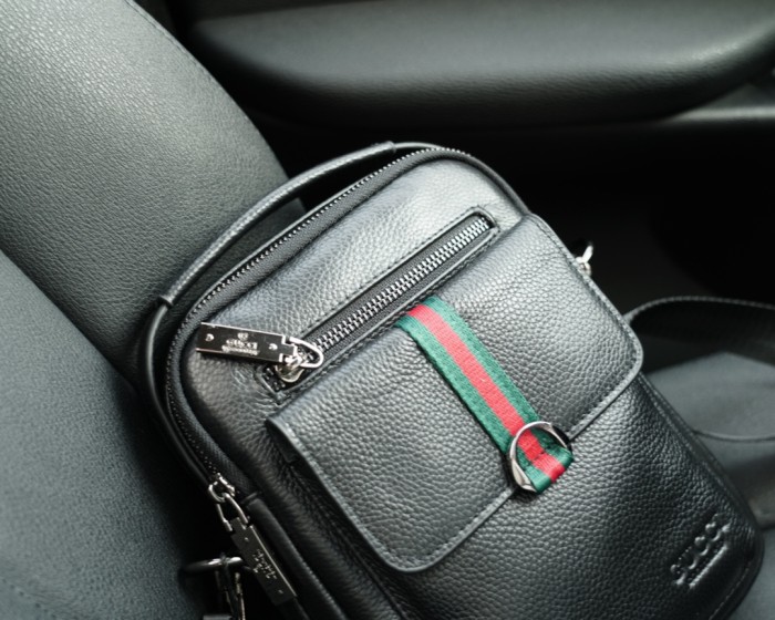 追跡付 グッチ コピーおすすめ 斜め掛けショルダーバッグ