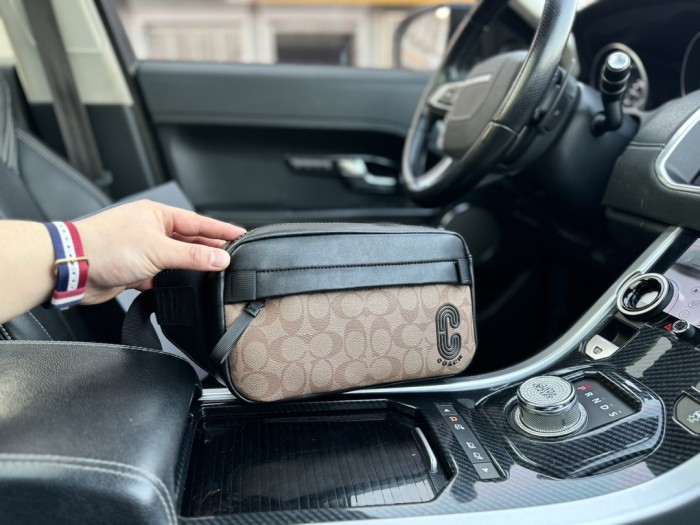 超奇跡の入荷☆ コーチ コピーおすすめ ショルダーバッグ
