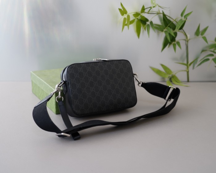 日本未入荷 グッチ コピー 斜め掛けショルダーバッグ
