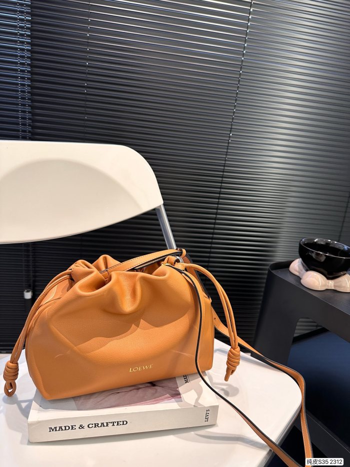 超奇跡の入荷☆ ロエベ コピー ショルダーバッグ